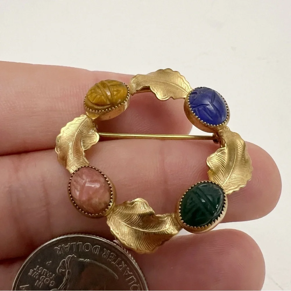 Vintage Danecraft 1/20 12K Gold Filled Scarab Gemstone Leaves Wreath Brooch Pin